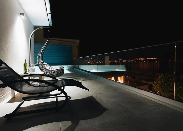 Villa Magna - Seaside Villa With Pool And Sauna