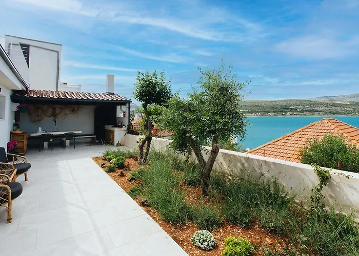 Villa Magna - Seaside Villa With Pool And Sauna