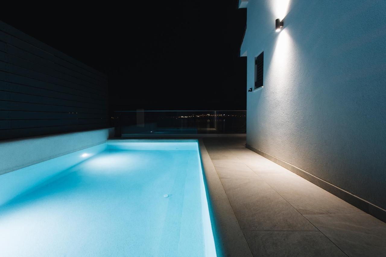 Magna - Seaside With Pool And Sauna Trogir