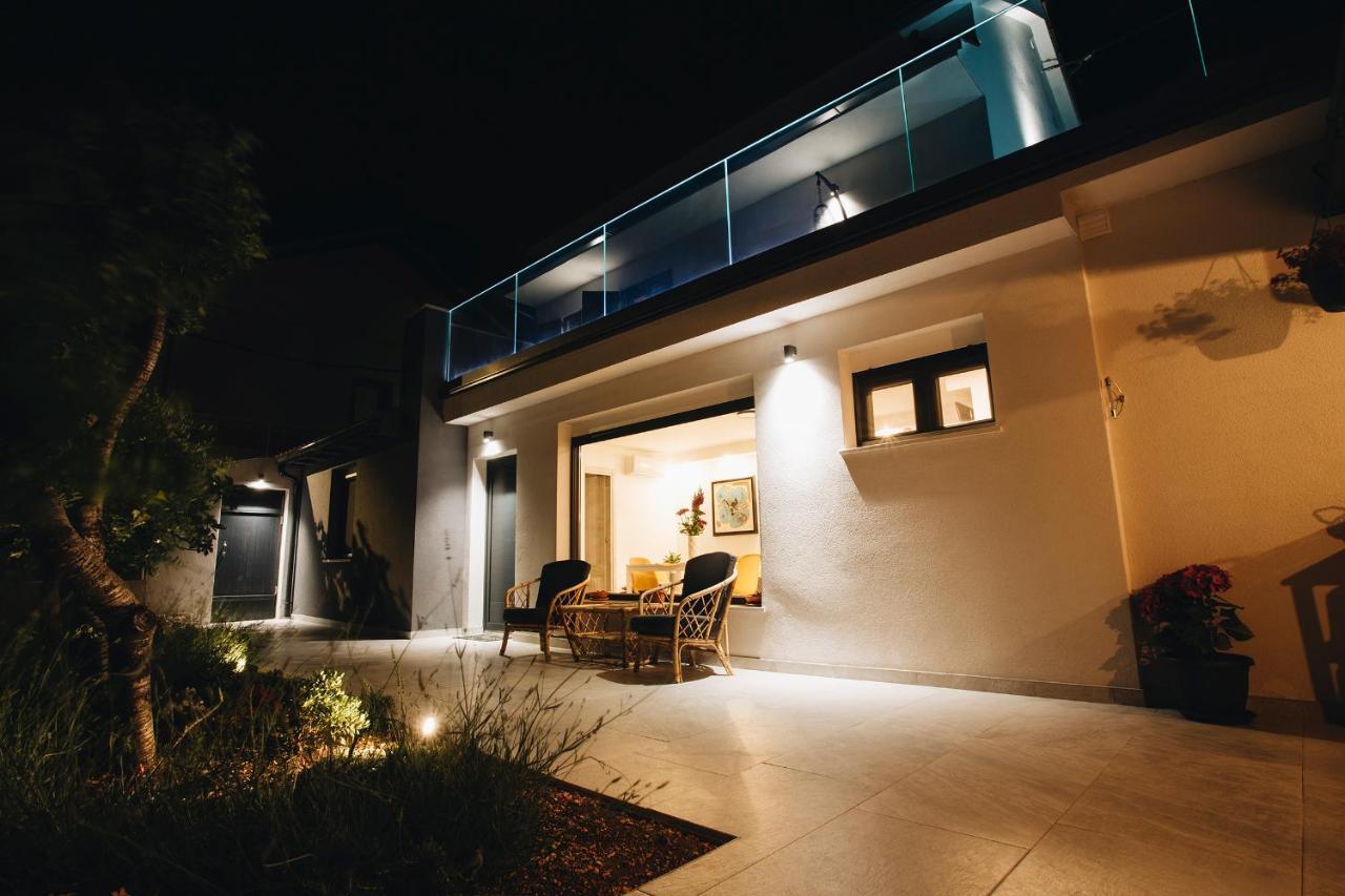 Magna - Seaside With Pool And Sauna *