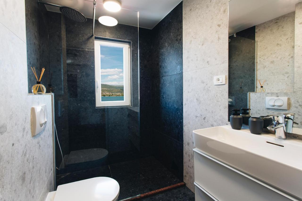 Villa Magna - Seaside With Pool And Sauna Trogir